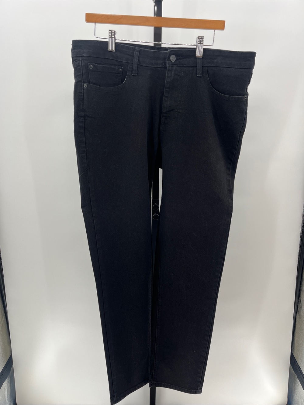 Izod Men's Black Straight Jeans